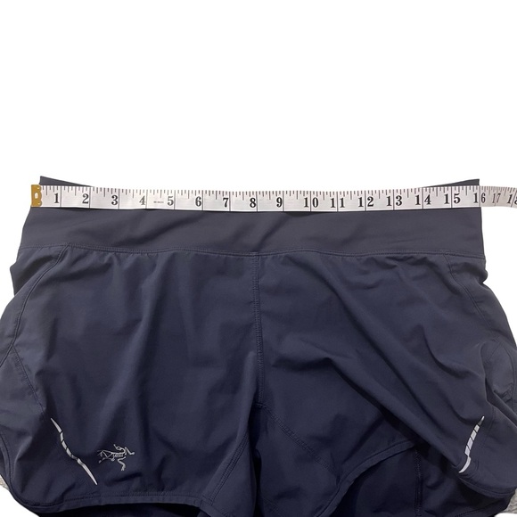 Arc’teryx Lyra Short - Women's Navy Blue Lined Athletic Shorts 32” Waist - Picture 12 of 12
